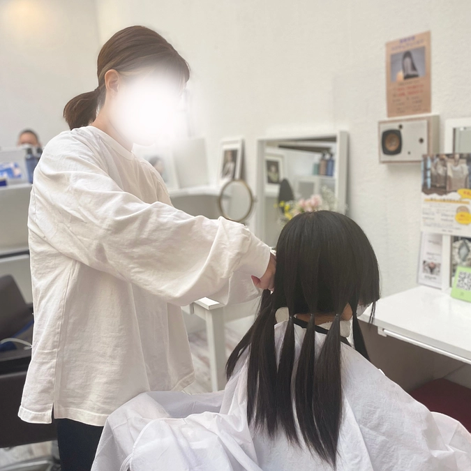 和敬学園さんの児童が美容院でヘアドーネーション！