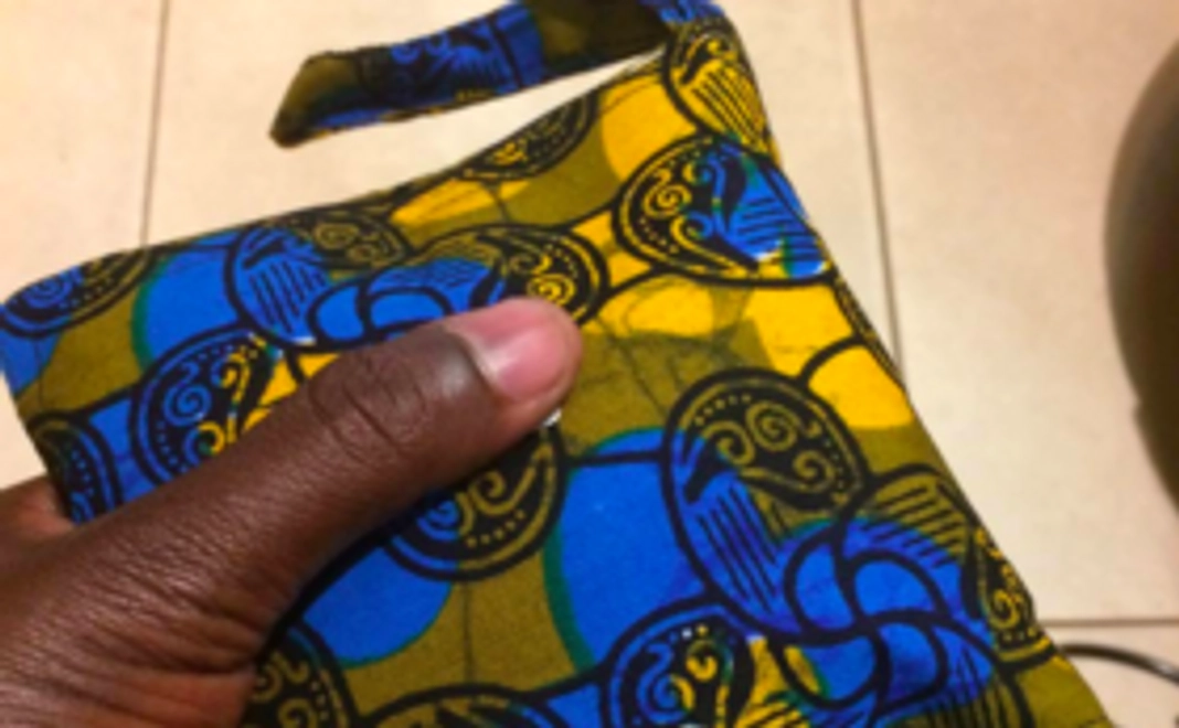 ウガンダの手作りポーチをお届けいたします！