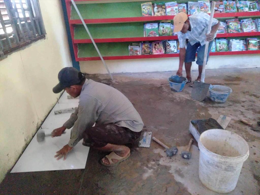 【順調に進む施工工事】窓枠と窓の取り換え＋フロアのタイル貼り