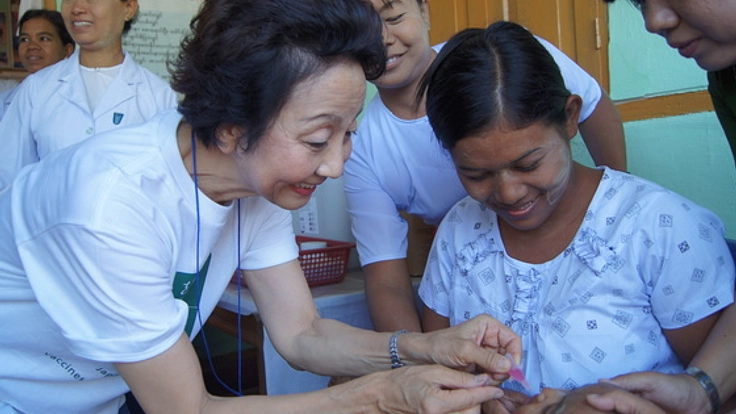 感染症で命を落とす子どもは1日4,000人。ラオスにワクチンを！