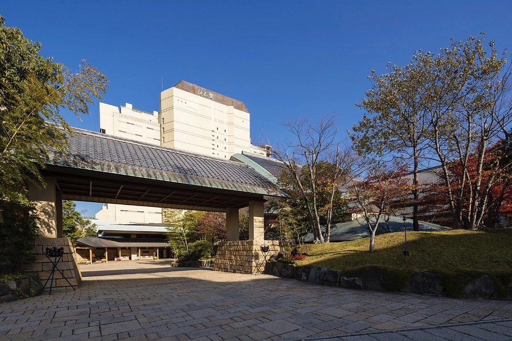 和倉温泉「日本の宿 のと楽」は11月1日より本格的に営業を再開いたします