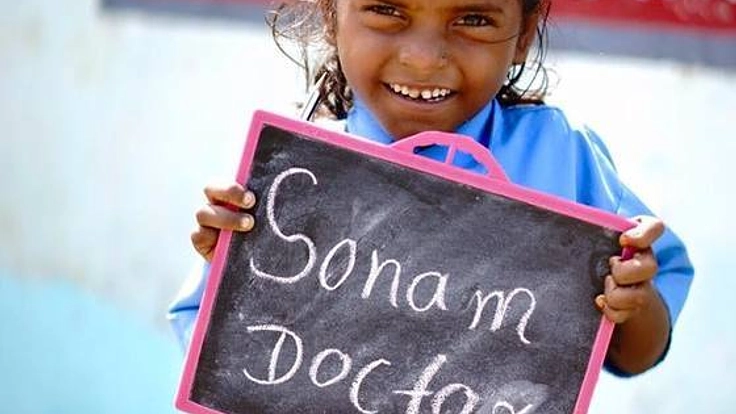 親も教育を知らないインドの子ども達のため、無償の学校継続へ！