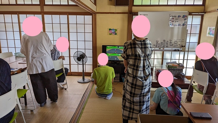 制度の狭間にいる引きこもりがちな人の一歩前進を応援したい。 2枚目