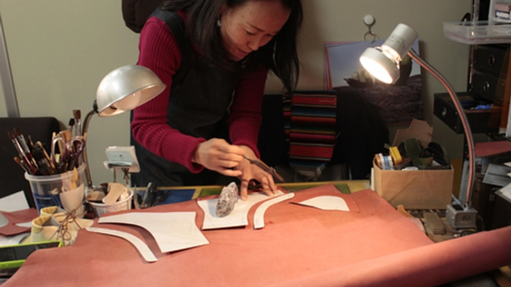 オリジナル革用ケアクリームで物を長く使う事の大切さを伝えたい