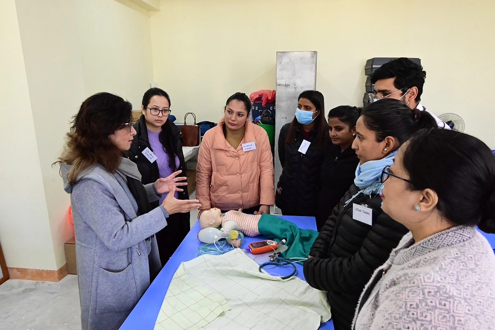 シミュレーショントレーニング2日目：ネパール人トレーナーから、ネパール人若手医療者へ・・・