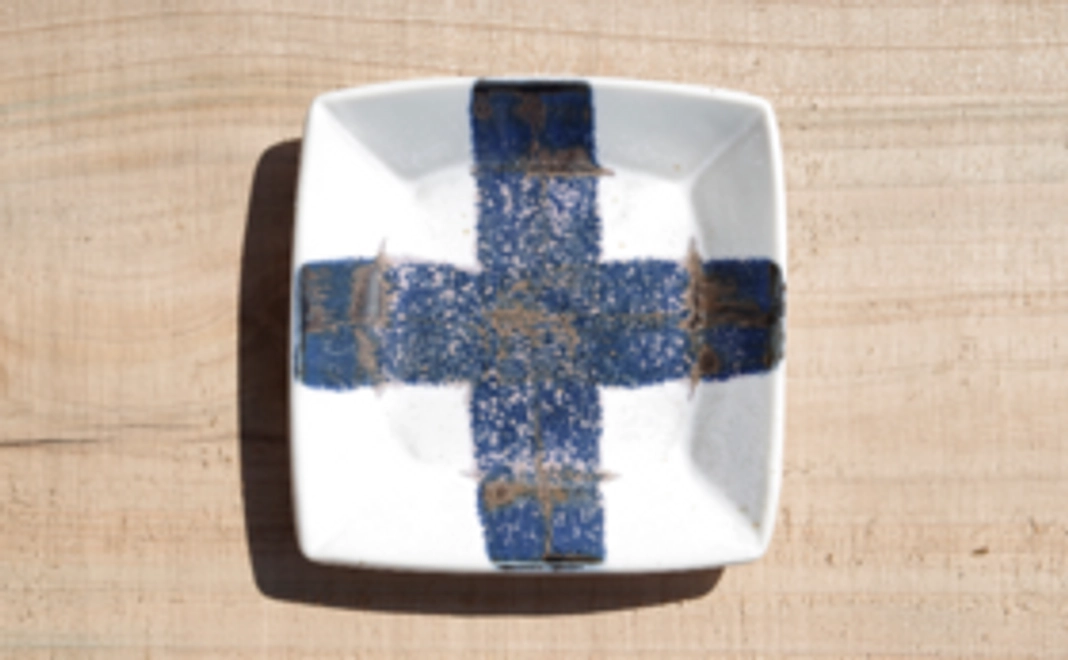 プロジェクト参加メンバーの作品(磁器)