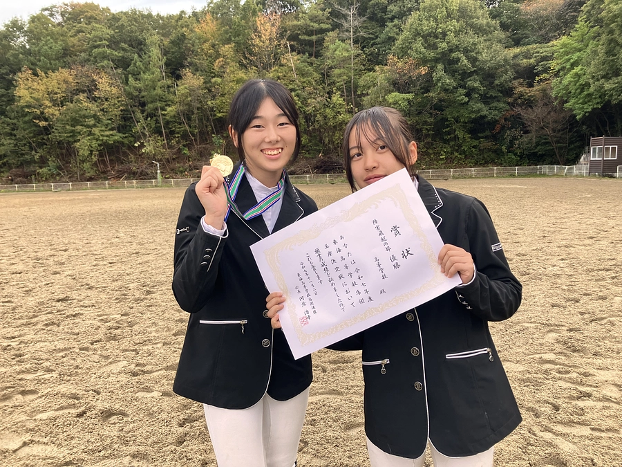 障害飛越競技で初優勝✨🥇🏆✨