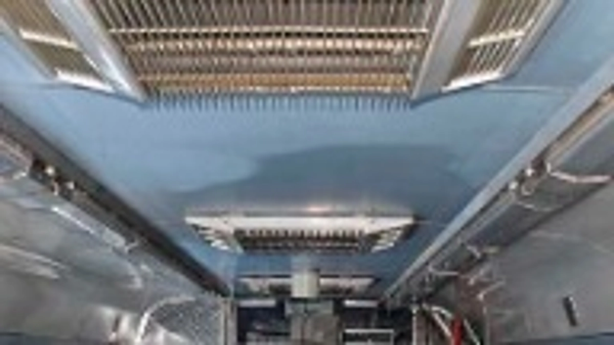 ボンネットと共に後世に、サシ４８１形食堂車を守るプロジェクトにご支援お願いします。