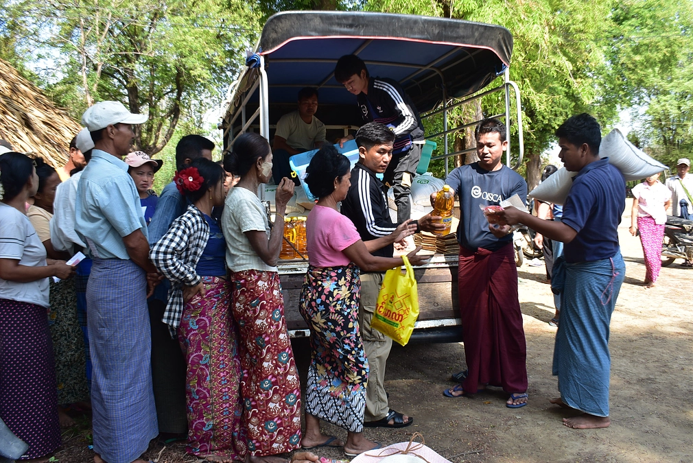 これまで367世帯にお米、油などの食料支援を実施