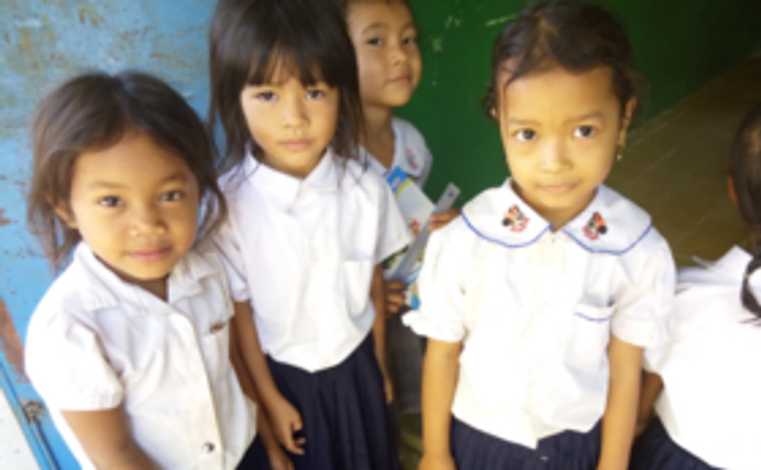 カンボジアの子供たちの写真をお届けします！
