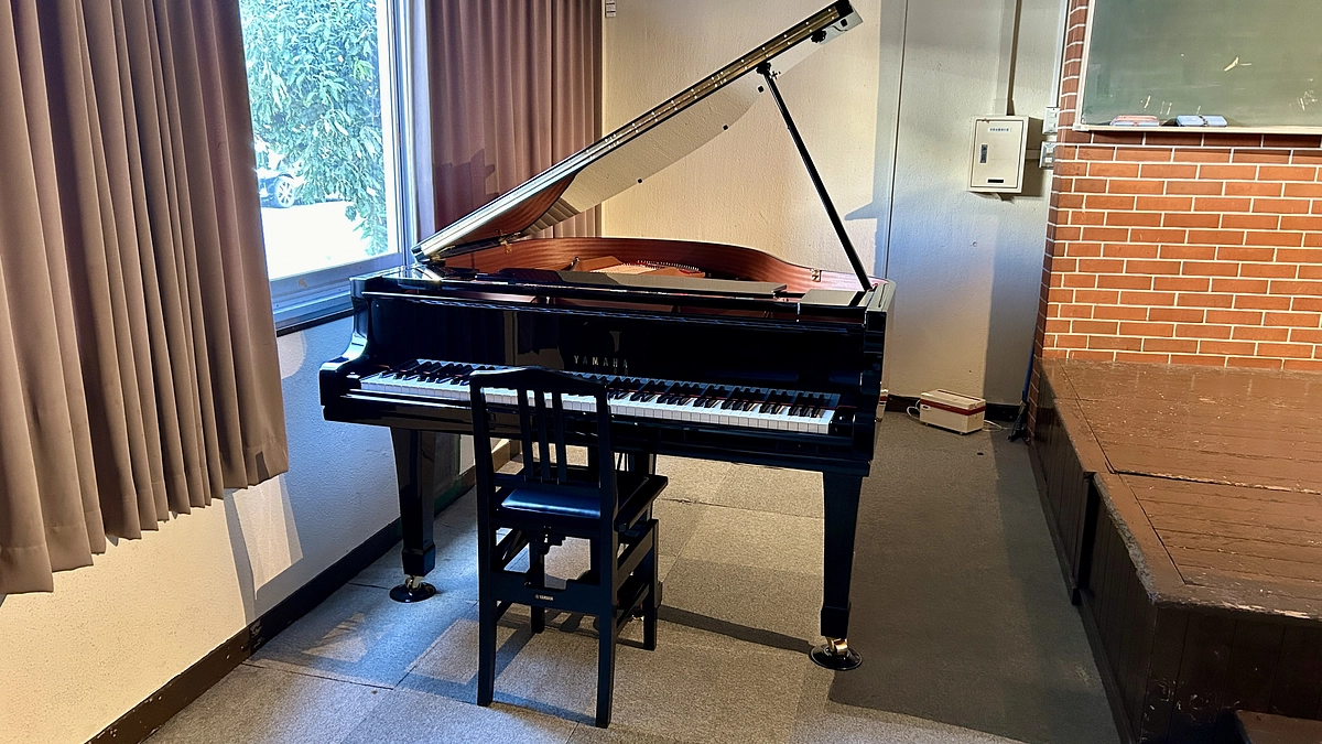 [ご報告]グランドピアノの大学への搬入完了