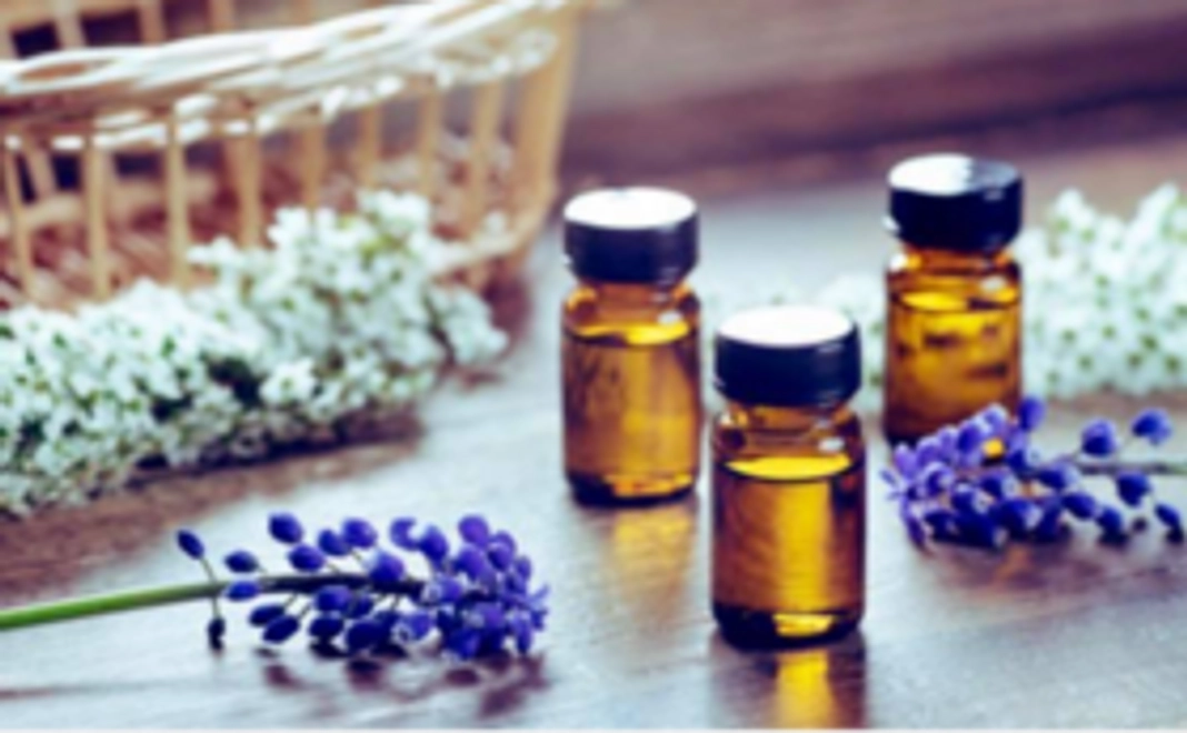 【サロンで使ってるアロマオイル付き&絵本「おつめのはなし」】