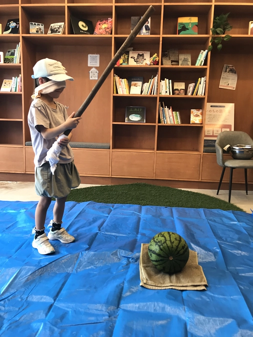 サマーハウスで「スイカ割り大会」開催しました