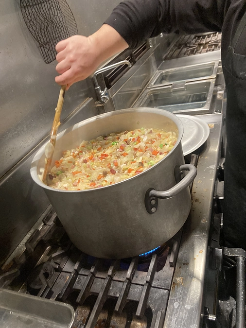 本日も白山イオン1階イルフリージオ内にて腹幸支援食堂