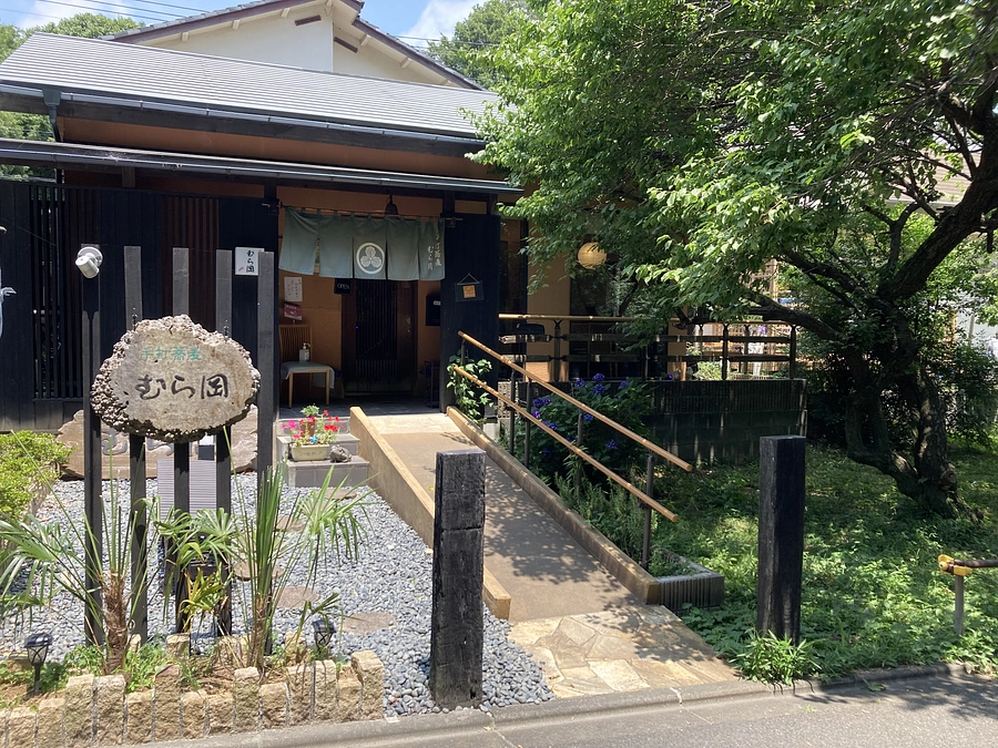 『手打蕎麦むら岡』さんにチラシを貼って頂いてます❣️