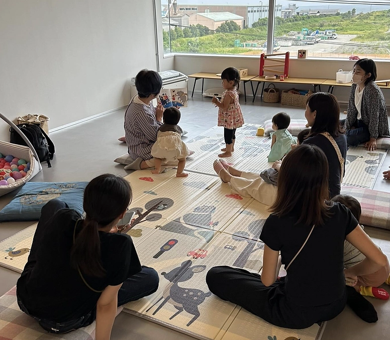 無事に移転オープンしました！今日が「みんなのお茶の間」初開催。