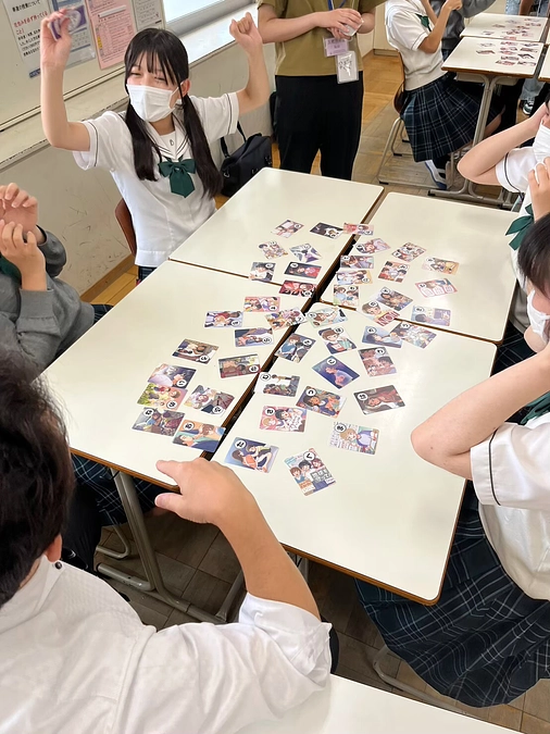 6月に、文京学院大学女子中学校にて、世界の子どもの権利かるたワークショップを実施しました!