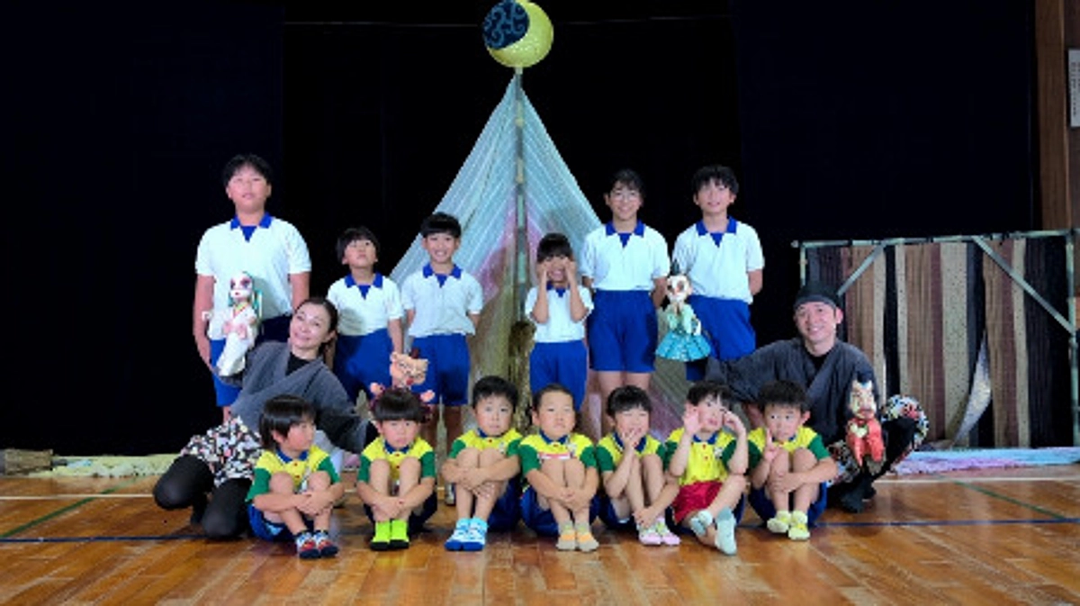 支援事業8校目、伊佐市立針持小学校で人形劇鑑賞会が実施されました！