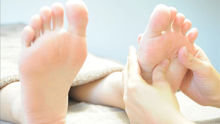 介護士さん100人に無料でリフレクソロジーをしたい！