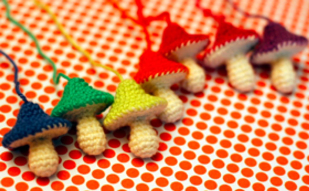 じみぐるみサイン本 + ちっちゃなきのこのマスコット + お礼の直筆お手紙