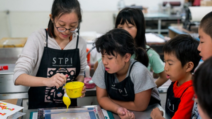 福島の子どもたちの心に寄り添うアート体験をシンガポールで