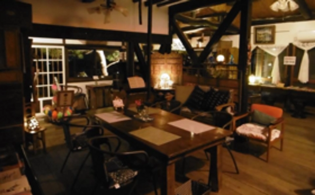 【カフェこもれびを応援！】夫婦桜をあしらったオリジナル扇子