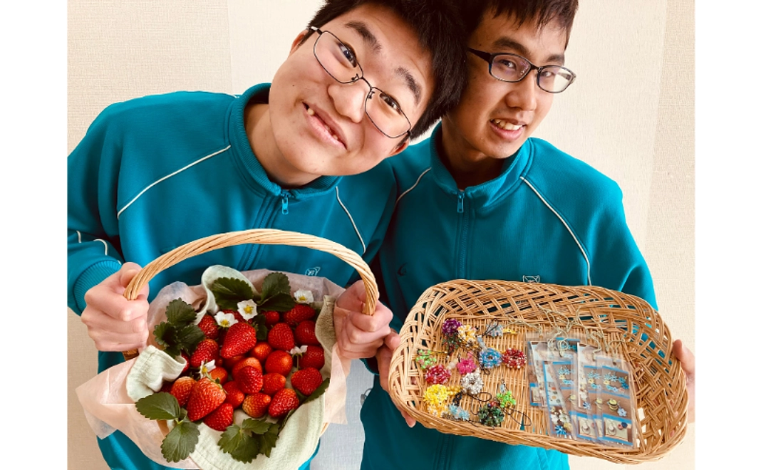 【寄付控除対象外】生徒たちが育てたいちご＆染織製のしおり1枚付き応援コース｜5,000円