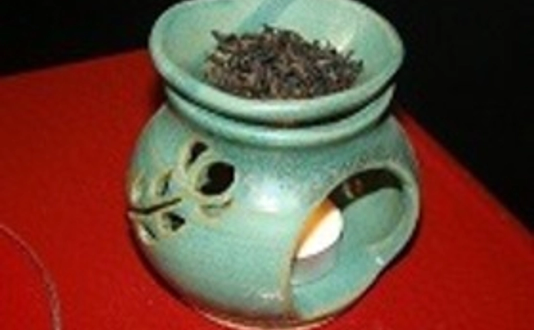 茶香炉（約8ｃｍ）（送り先は日本国内に限らせていただきます）