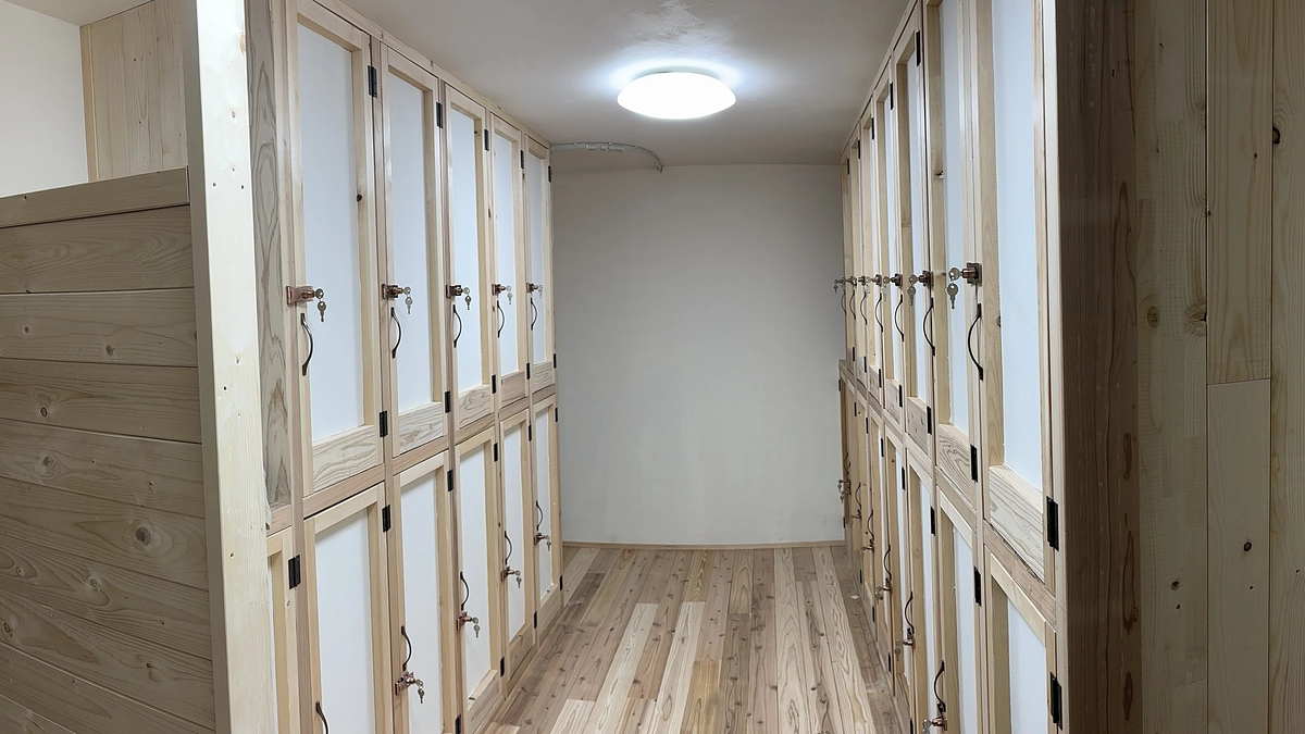 更衣室、水道、完了間近！