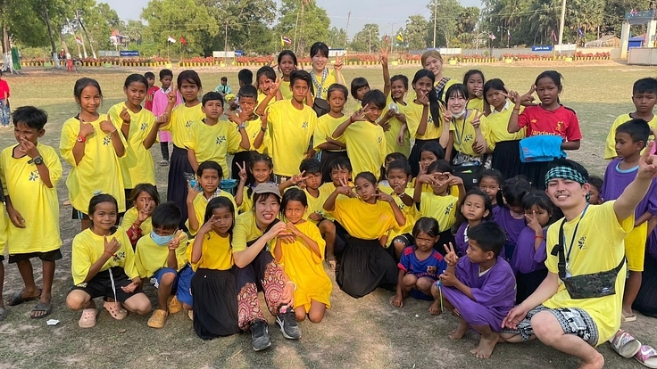 Tシャツのバトンを繋げよう~日本からカンボジアへ笑顔のバトンパス~