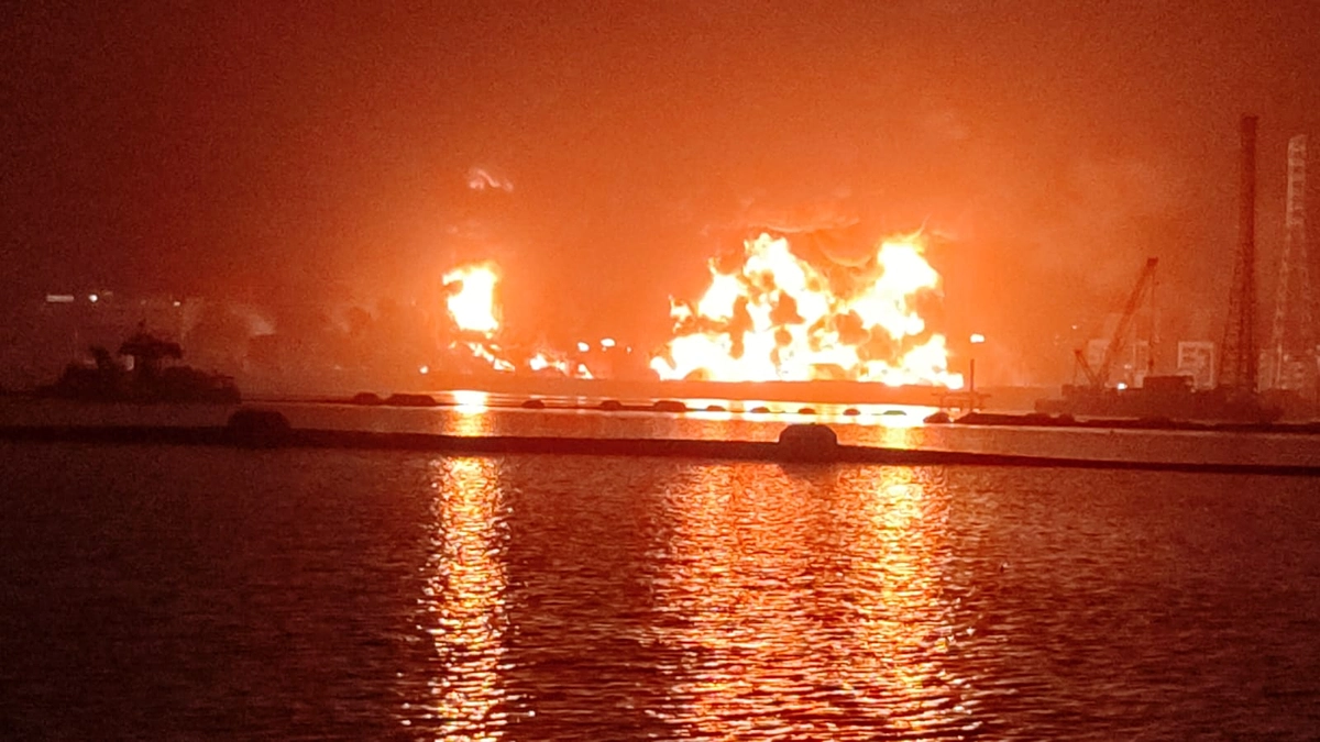 首都で燃料貯蔵施設爆発、燃料不足、咳が止まらず腸チフスへ