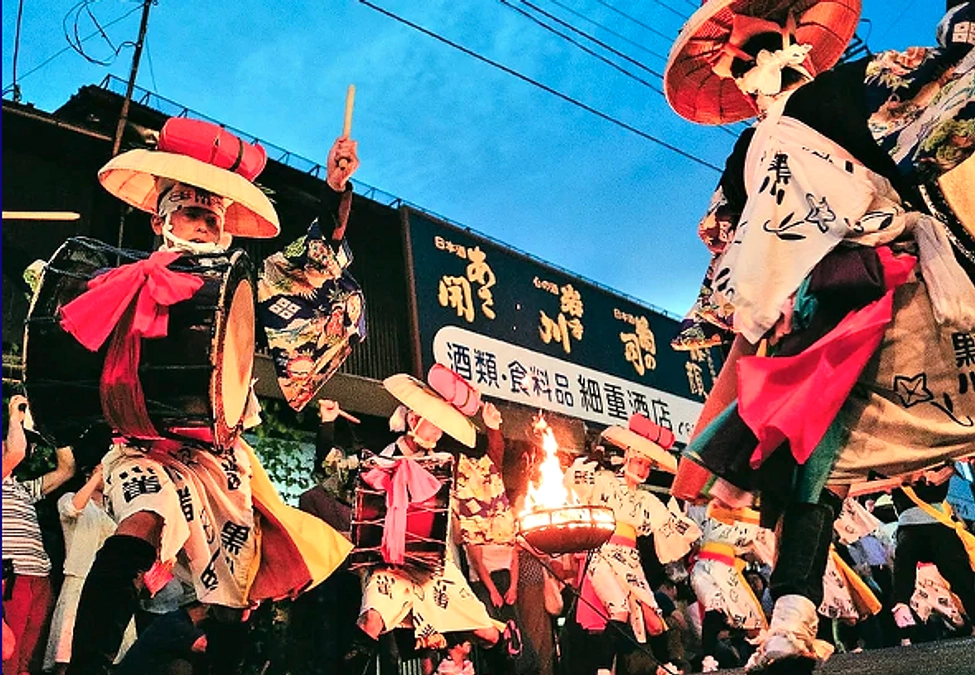 お盆の迎え火・送り火 「黒川さんさ」の門付け