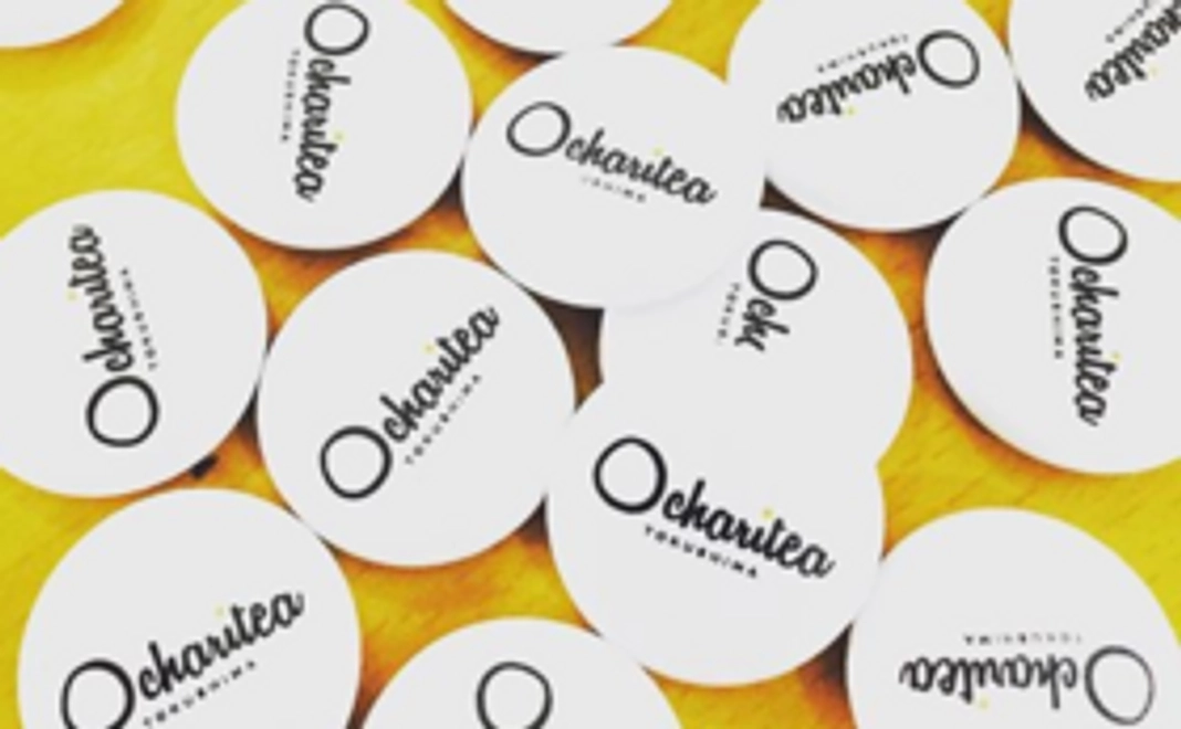 感謝の気持ちを込めたお手紙 & 仲間の証Ochariteaオリジナルバッジ