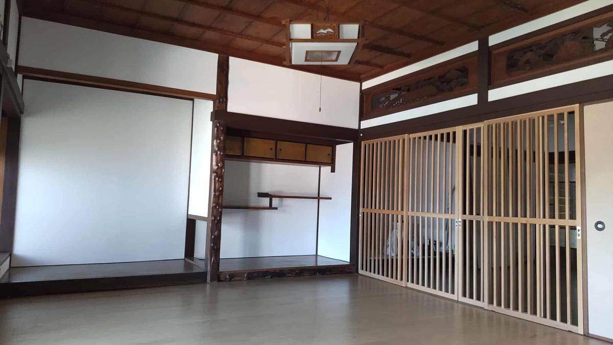 進捗状況：1Fカフェ部分の大掃除を行いました。