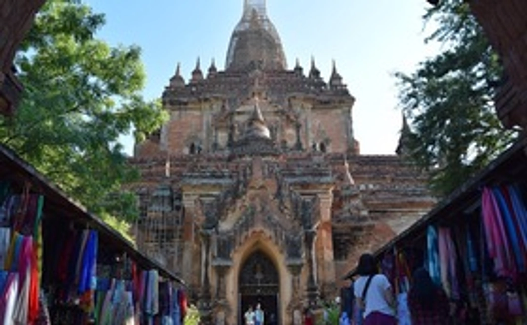 お礼のメールとミャンマーの写真1枚