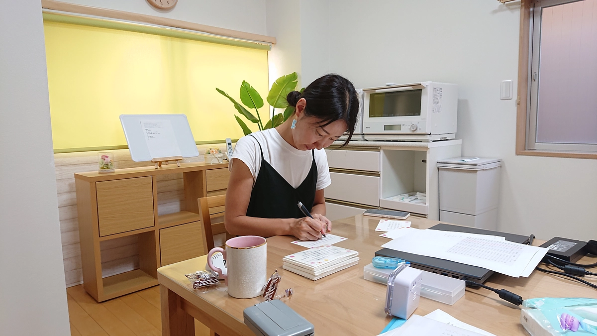 お手紙書いています（リターン進捗状況）