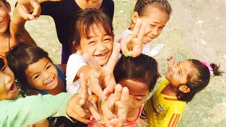 雨季で川に沈むトリュイ村に子ども達がいつでも通える小学校を！