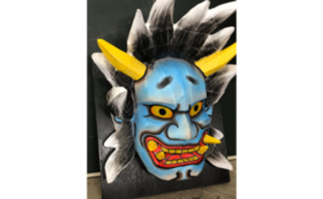 ねぶた師手作りねぶた面(中)