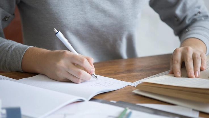 司法書士になる為の学費を助けてください