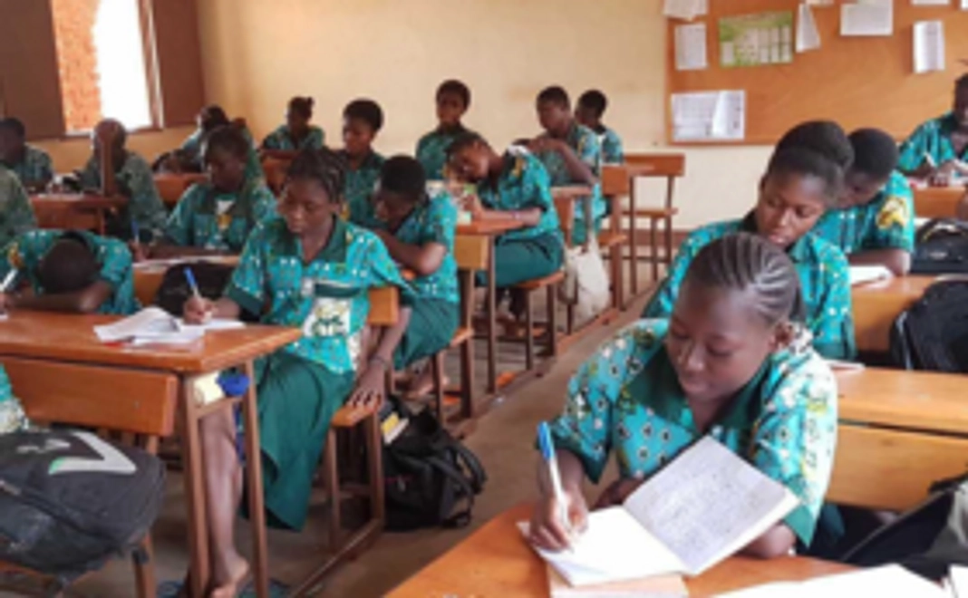 Empower African Girls! ¥1,000