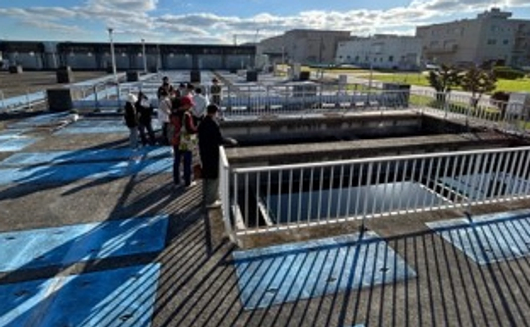 下水処理場見学＋特別感謝状＋マンホールデザイン缶バッジ16種類＋公園内にお名前掲載（10万円）