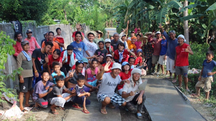 フィリピン レイテ島の村人と一緒に、安全な道を作りたい！