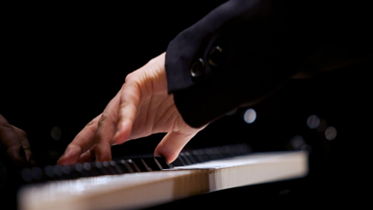 世界初の「左手のピアノ国際コンクール」、2018年11月開催！