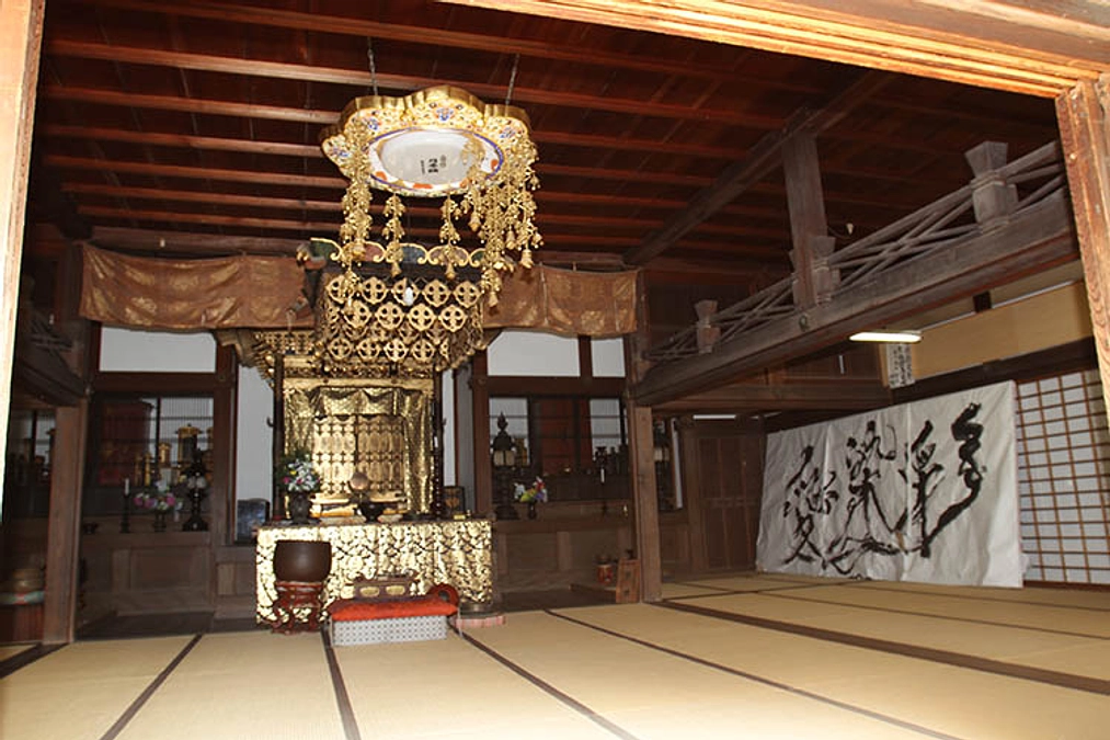 百瀬ちどり先生に阿弥陀堂をご案内いただいた動画をご紹介します