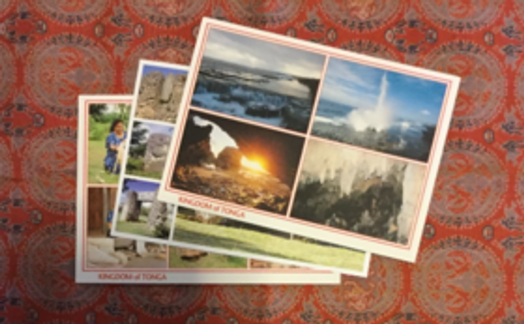 ニウアッフォオウの切手と絵葉書セット