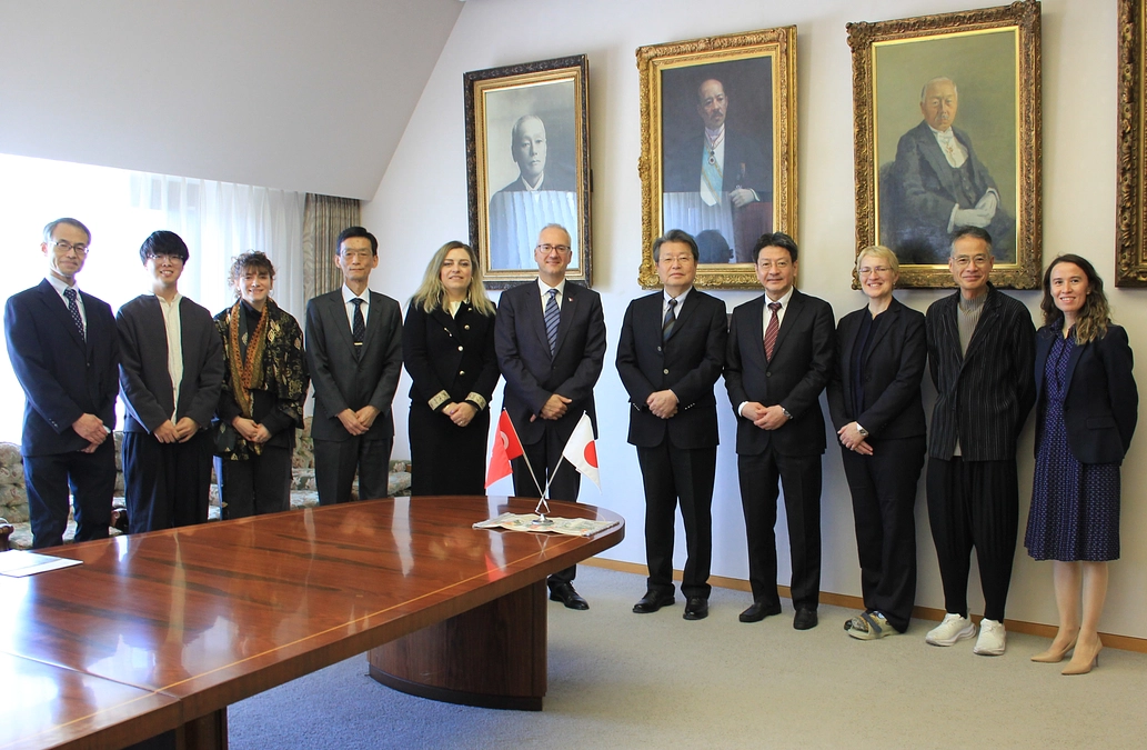 駐日トルコ大使館の方々が九州大学を訪問しました。