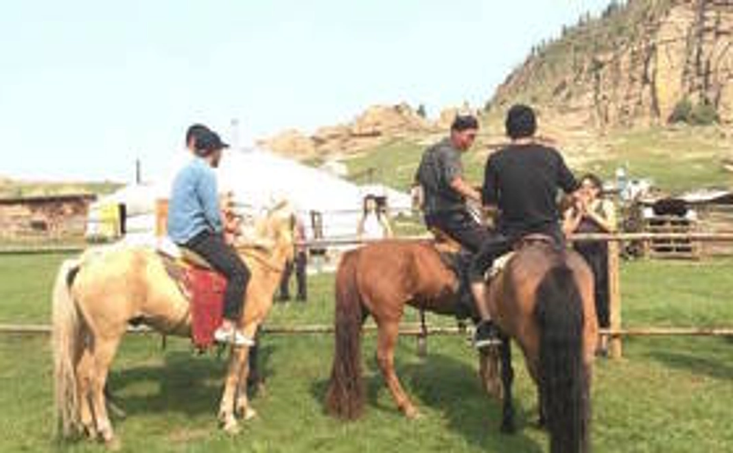 乗馬体験券とモンゴル村宿泊