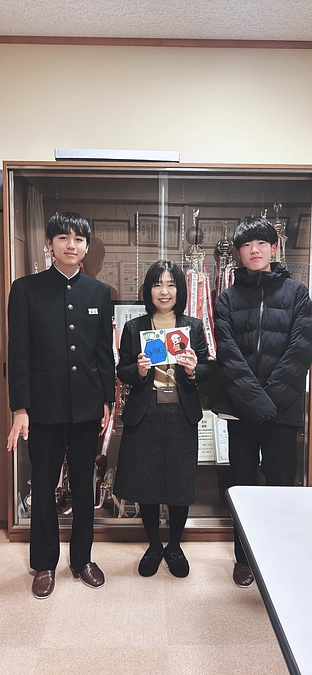 福生西小学校に寄贈しました