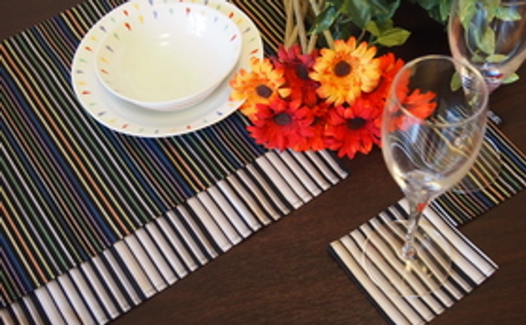 海外でも人気のブランド「縞縞SHIMA-SHIMA」（小倉織）の生地で手作りした「ランチョンマットとコースター」の2枚組1セット、お礼の手紙