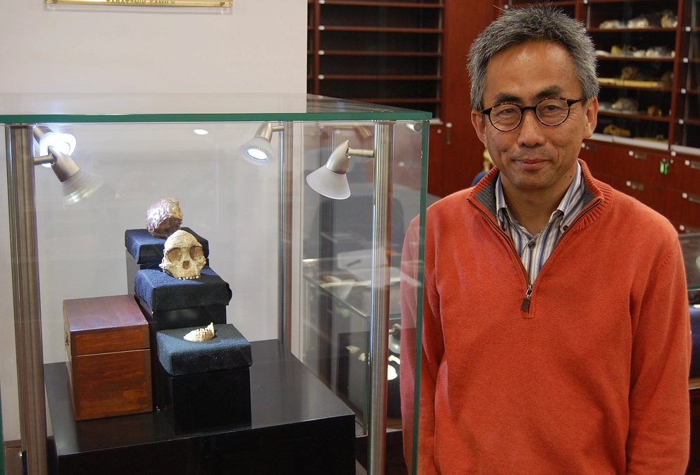 YouTubeで「直立二足歩行のカラハリ起源仮説」をアップしました